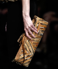 cумки Burberry весна лето 2011