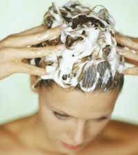 Как правильно мыть голову – процесс и средства 